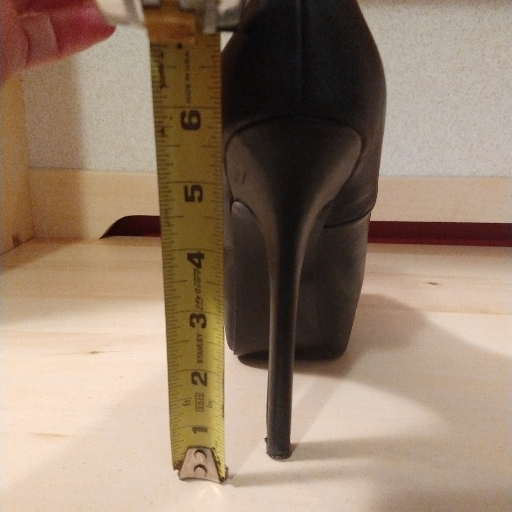 Steve Madden "Bolddd" heels - Picture 4 of 5